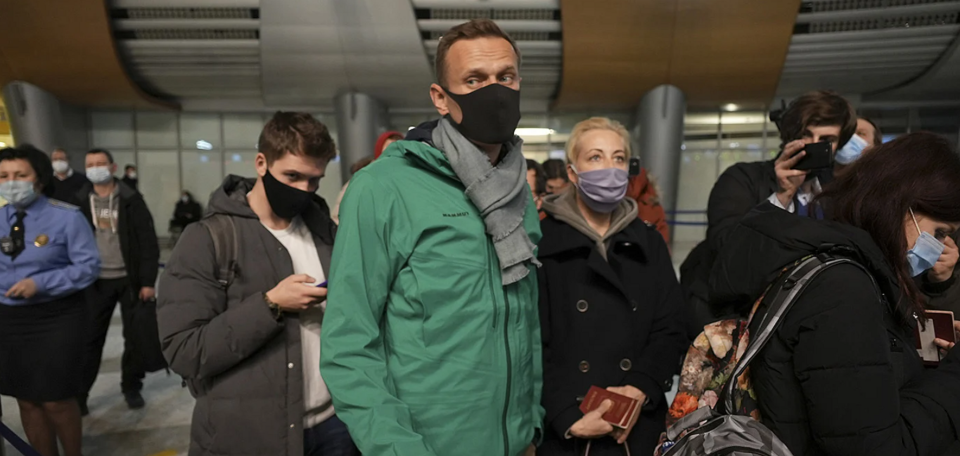 Навальний і його дружина Юлія в аеропорту 'Шереметьєво'