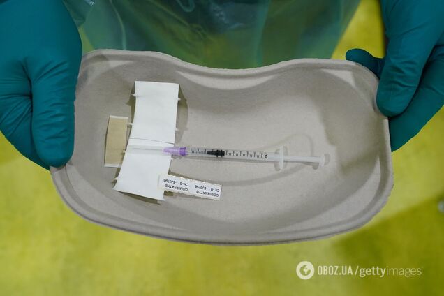 Зеленский сказал, кто первым в Украине получит вакцину от COVID-19