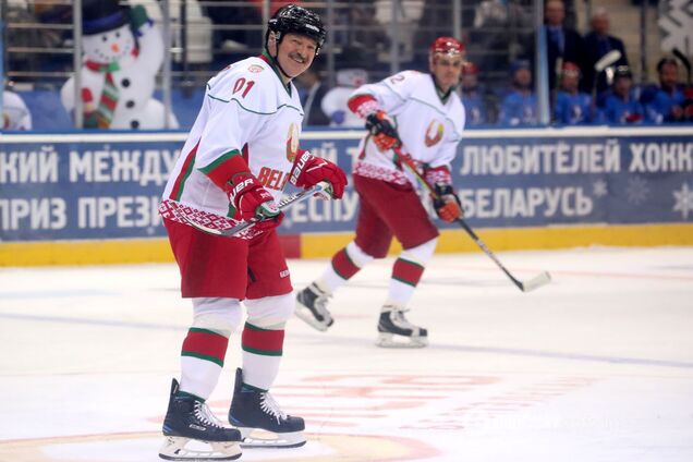 Александр Лукашенко на льду