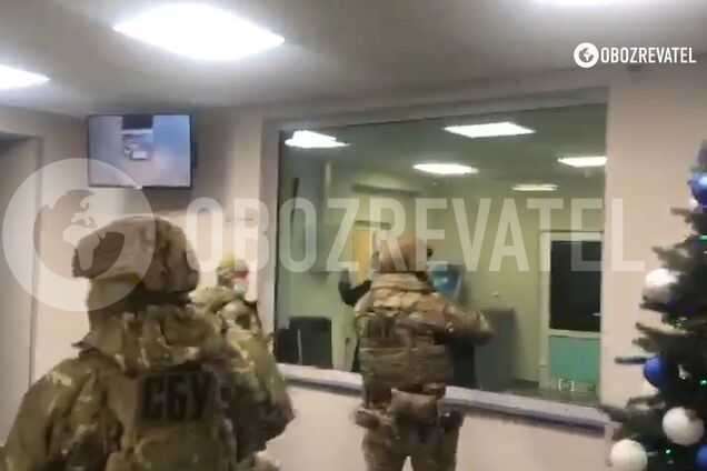 СБУ 'штурмом' взяла відділення поліції під Києвом