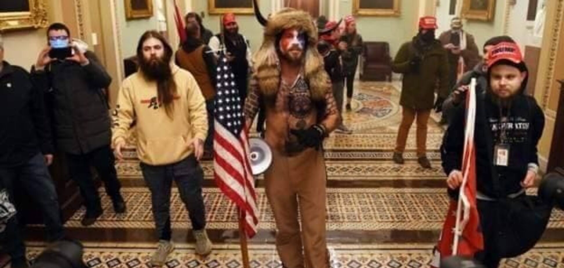 В захвате Капитолия принимали участие нацисты, база которых находится в РФ