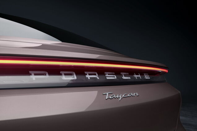 Porsche показал новый Taycan и назвал его цену