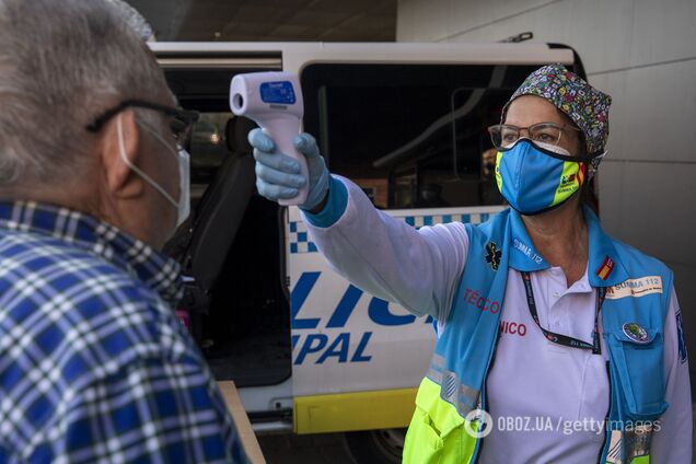 В Испании чиновников заподозрили во внеочередной вакцинации от COVID-19