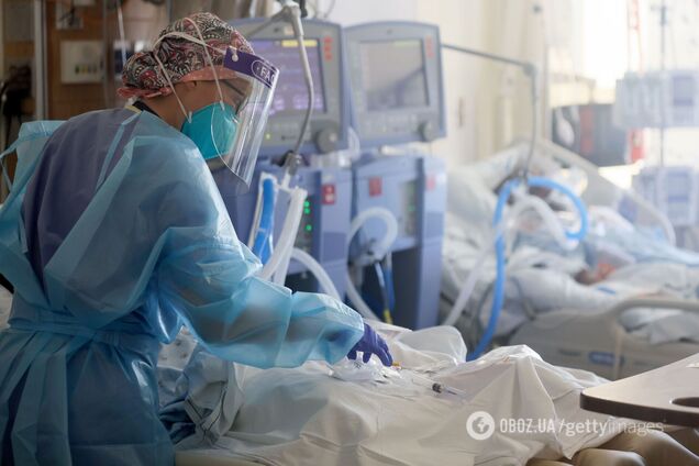 COVID-19 відступає, а смертність не падає: лікар Дубровський назвав причину