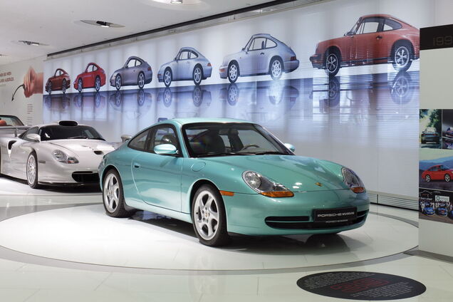 На видео показали единственный в мире бронированный Porsche 911