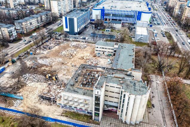 Бассейн олимпийского резерва сносят. Теперь там будет 4 'свечки'