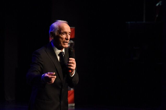 Помер Василь Лановий