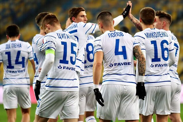 Игроки 'Динамо' празднуют гол
