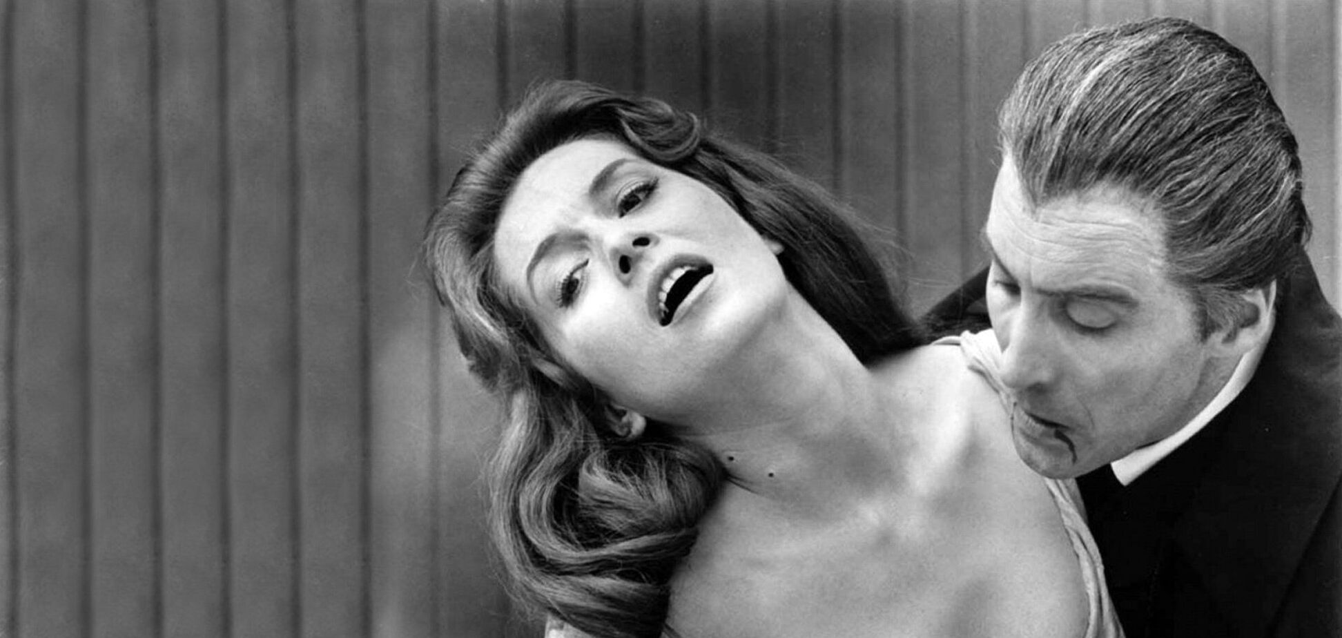 После заражения COVID-19 умерла звезда фильмов ужасов Барбара Шелли