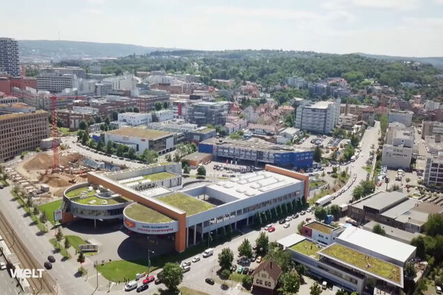 В сети показали самую большую в мире автомойку