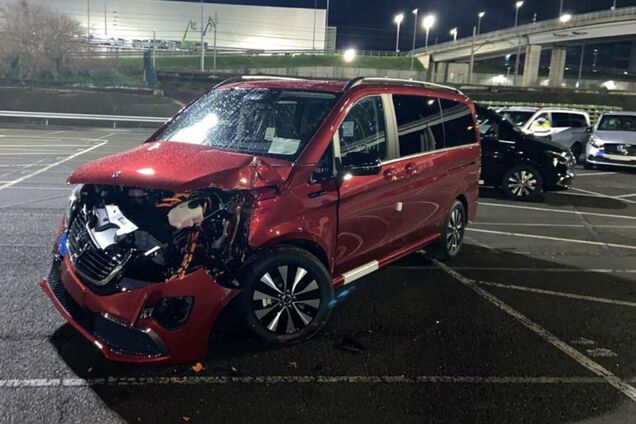 В Іспанії звільнений працівник розгромив стоянку з новенькими Mercedes