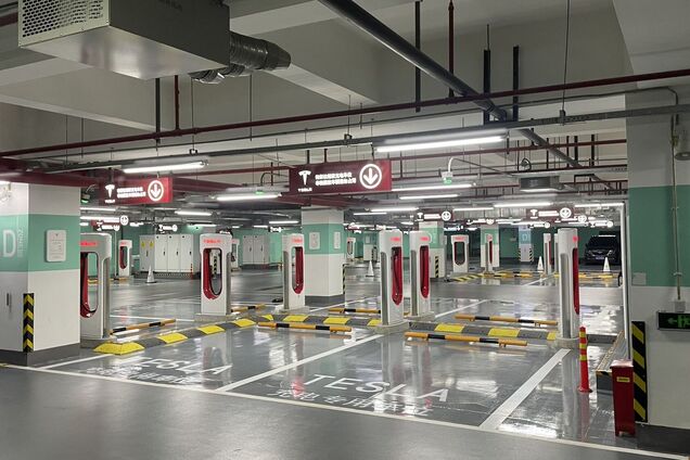 Cамая большая зарядная станция Tesla открылась в Шанхае