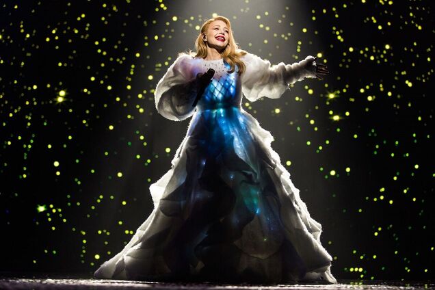 'Рождественская история с Тиной Кароль': где и когда смотреть праздничный концерт