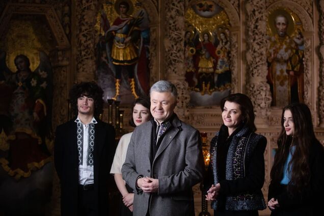 Порошенко привітав українців з Різдвом