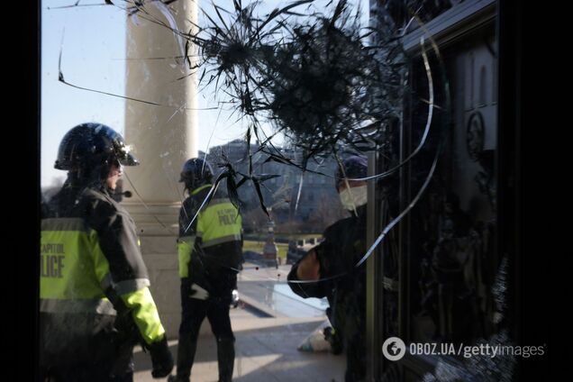 Капитолий после погромов 6 января