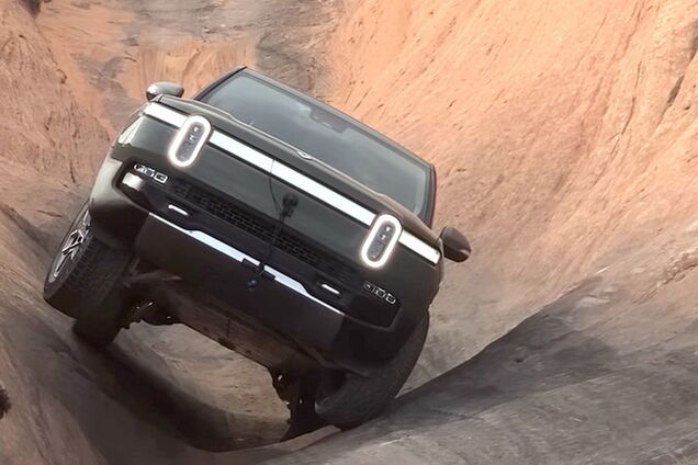 Электропикап Rivian R1T успешно преодолел 'Ворота ада'. Видео