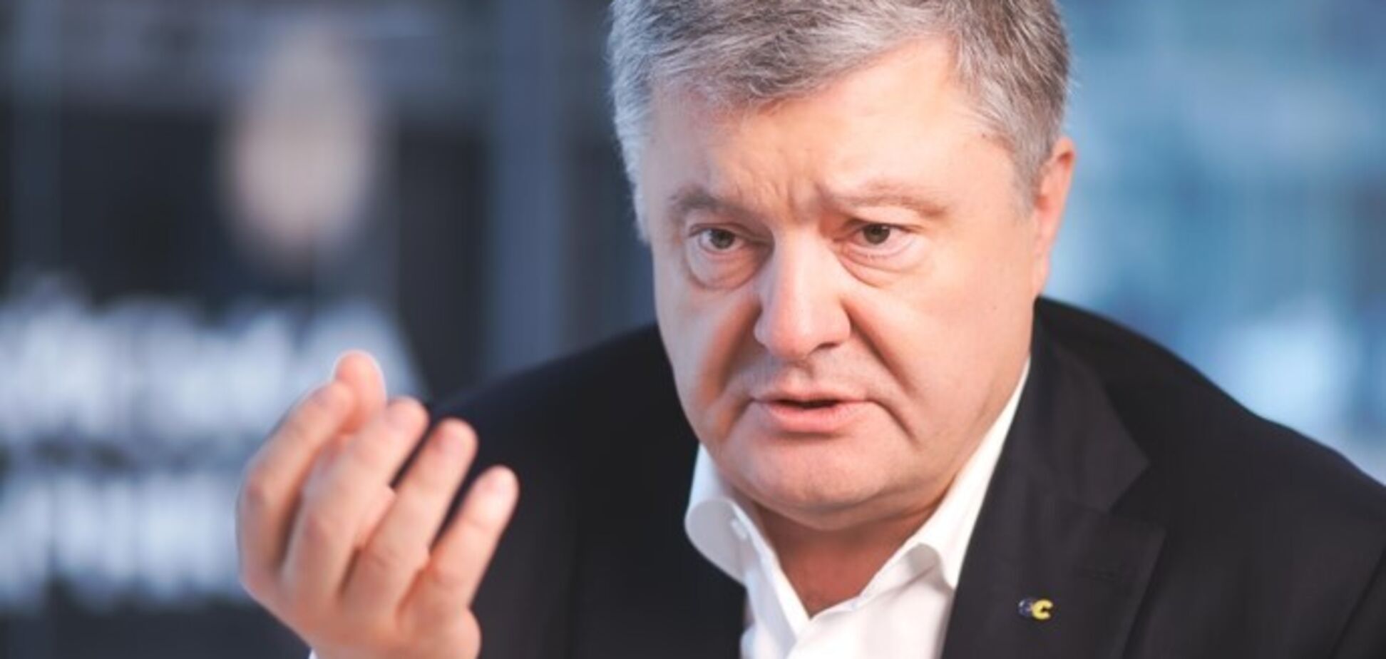 Порошенко про сутички під його будинком у Козині: ОП відповідатиме за купівлю 'тітушок'