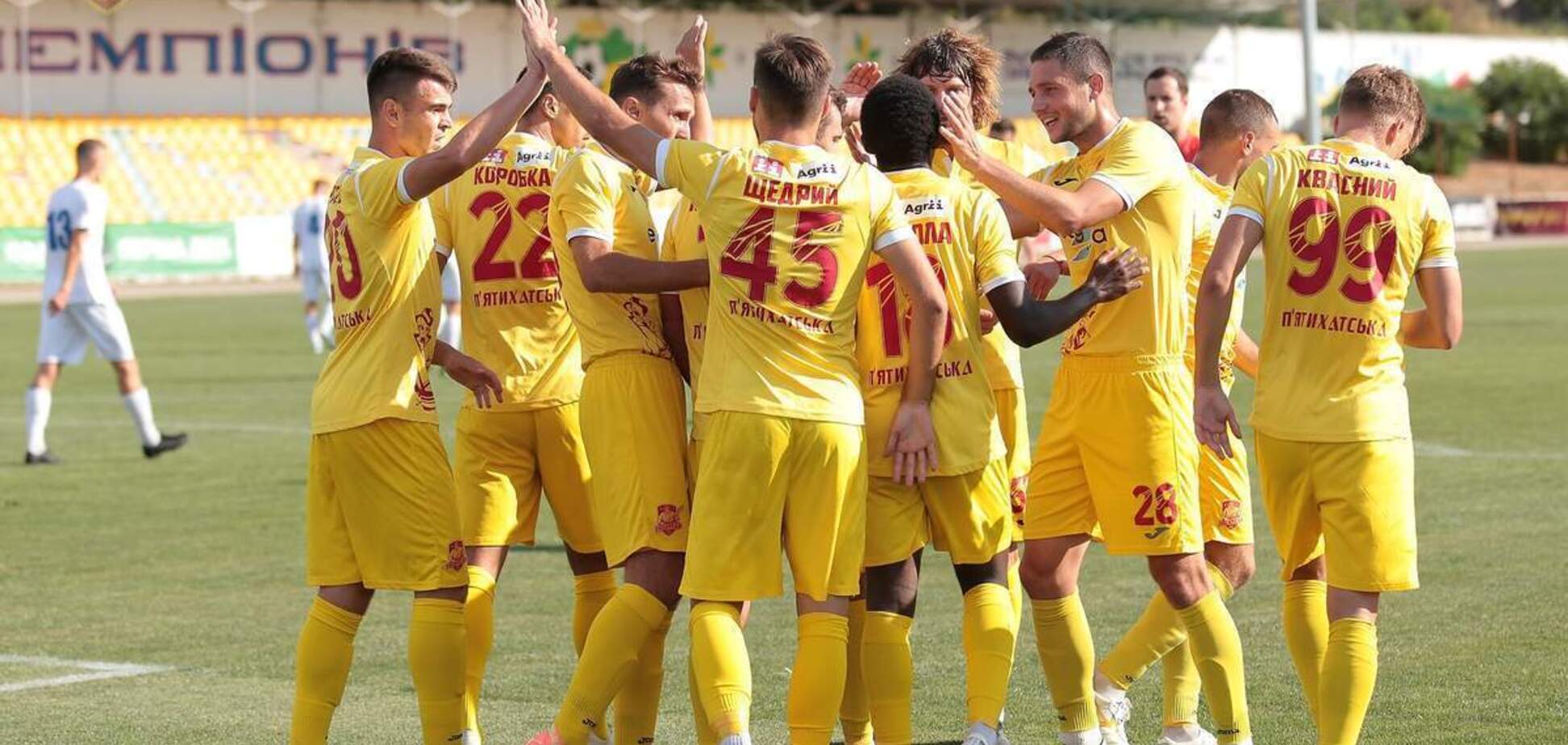 Коронавірус в Україні знову дістався до футболу: матч Прем'єр-ліги скасували