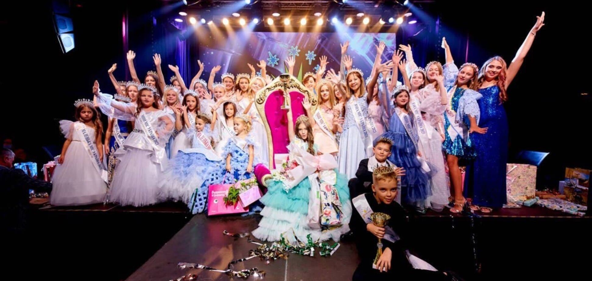 Аліса з країни Див на балу 'Міні Міс Україна'