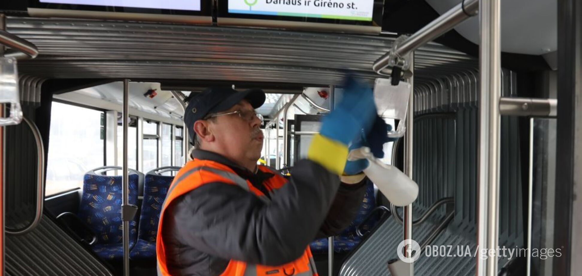 Закриті магазини, дистанційка та комендантська година: у Латвії ввели тотальний локдаун