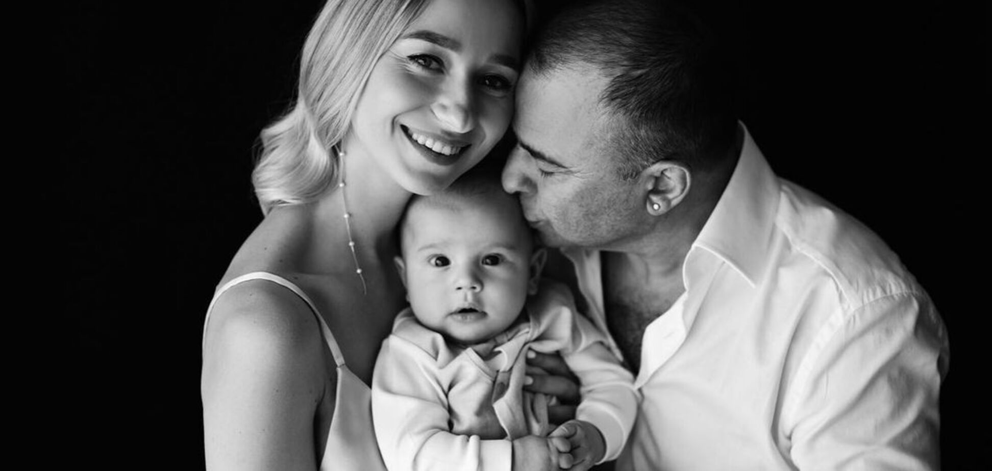 Дружина Віктора Павліка розповіла, чи знайомі діти співака із молодшим братом