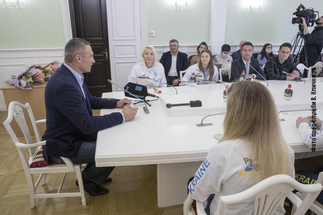 Кличко наградил киевлян-призеров Паралимпийских игр в Токио