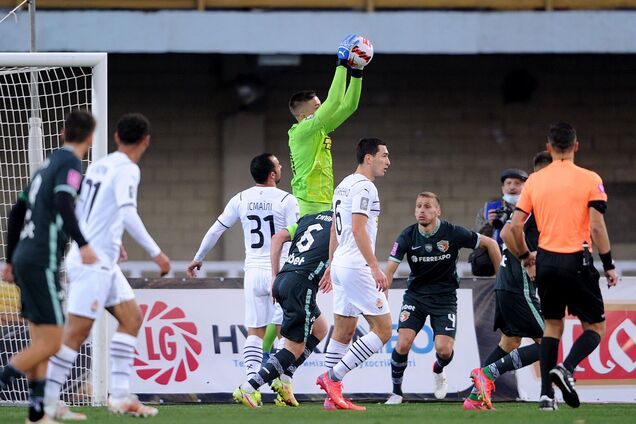 'Шахтер' с трудом обыграл 'Ворсклу', которая час играла в меньшинстве