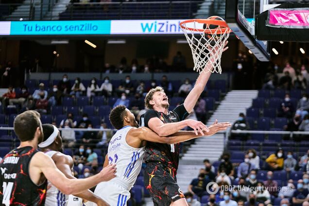 Украинец приложил руку к победе над 'Реалом' в чемпионате Испании по баскетболу. Видео