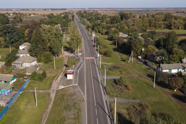 За програмою Зеленського повністю відремонтували 75-кілометрову трасу Ніжин-Прилуки. Відео