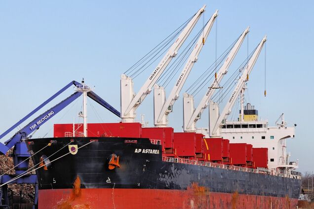 В Бангладеш при странных обстоятельствах умерли два украинских моряка. Детали трагедии