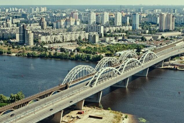 Ремонт Дарницького моста у Києві незабаром завершать