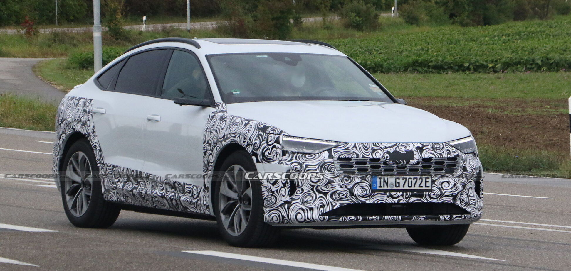 Audi вывела на тесты обновленный e-tron Sportback