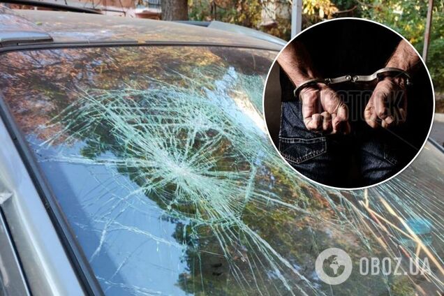 В Одесі чоловік закидав авто поліції камінням і вдарив ножем силовика в груди. Фото і відео