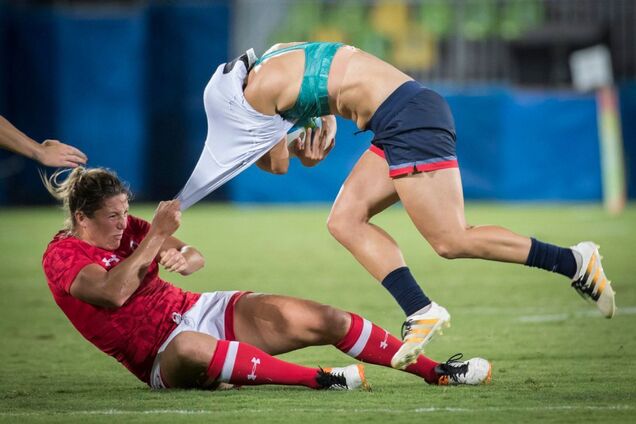 Женские команды устроили массовый мордобой в чемпионате Аргентины. Видео