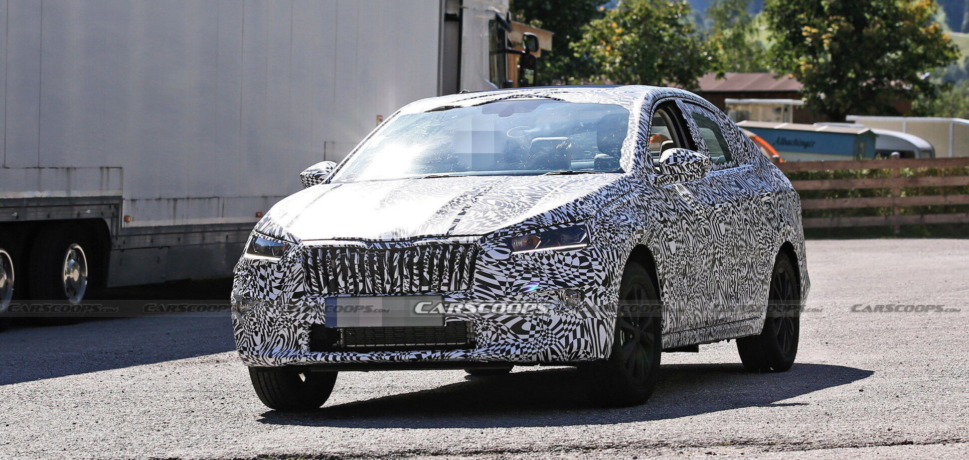 Skoda пополнит модельный ряд бюджетным седаном