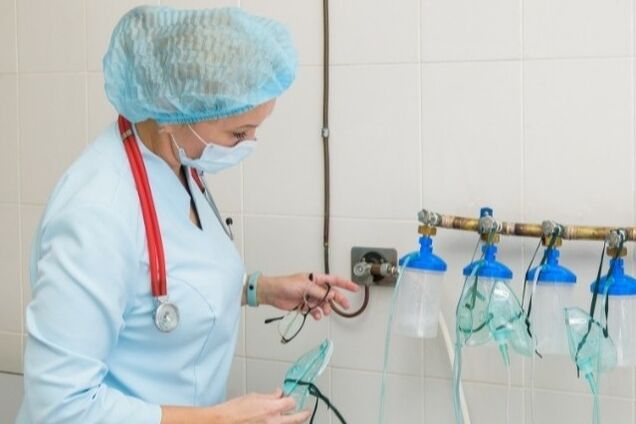 Меткомбінати Маріуполя передадуть лікарням Донецької області 80 тонн кисню