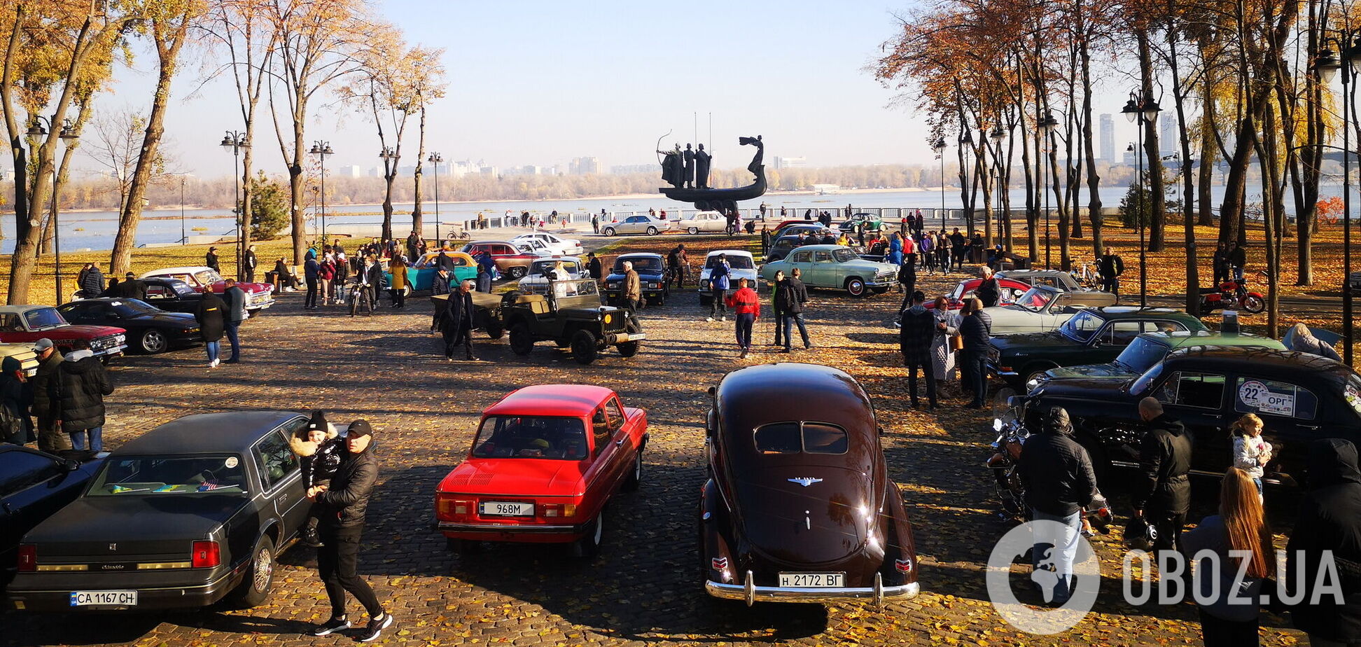 У Києві фани ретро провели зліт з нагоди Дня автомобіліста