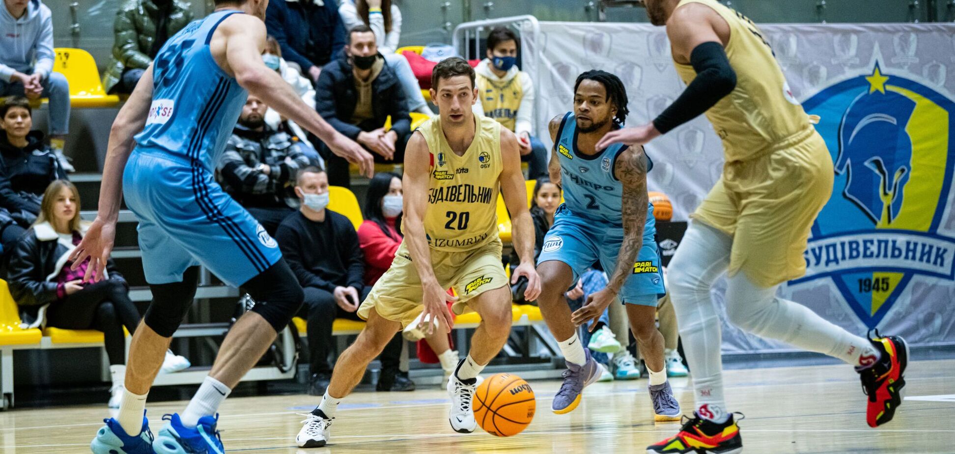 Днепр проиграл Будивельнику