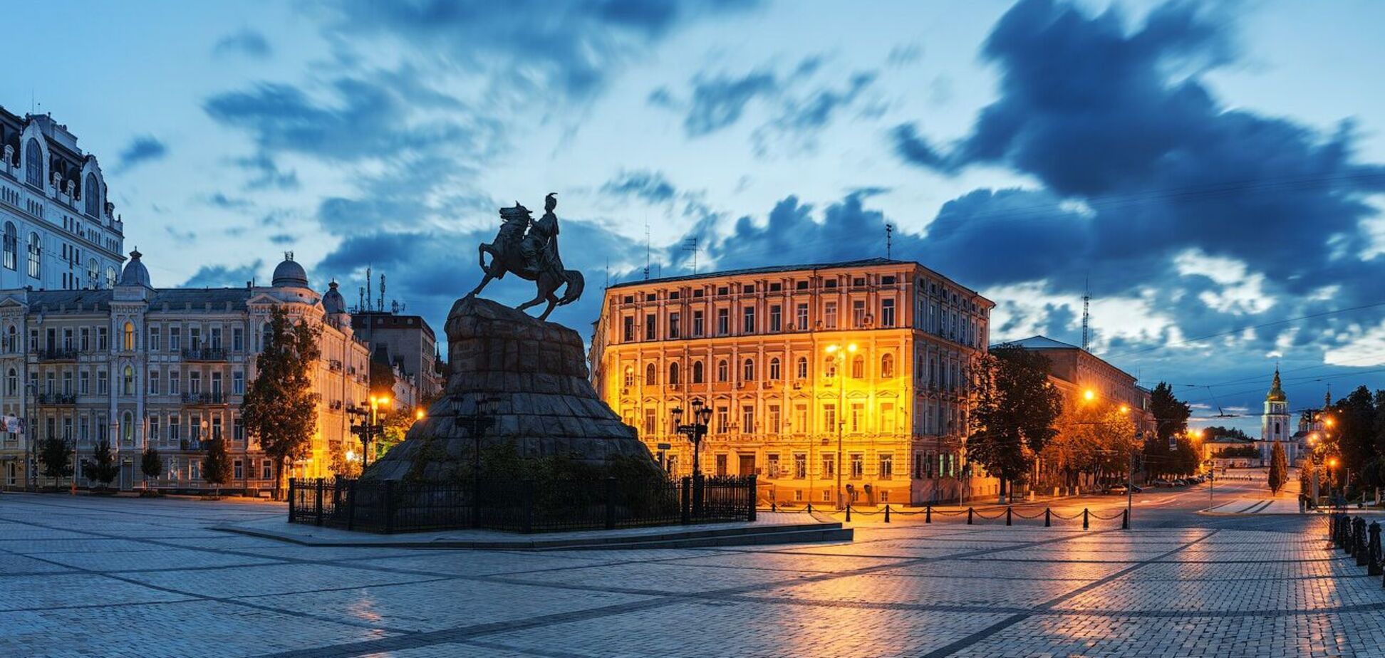 Главную елку столицы установят на Софийской площади
