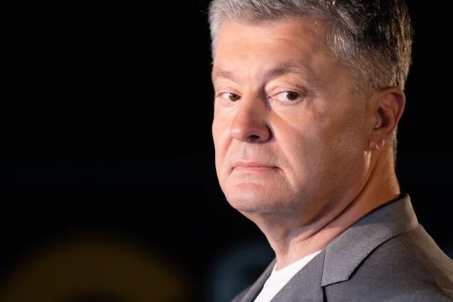 Ворог біля воріт, а влада заперечує загрозу: Порошенко вимагає негайно провести закриту нараду керівників фракцій