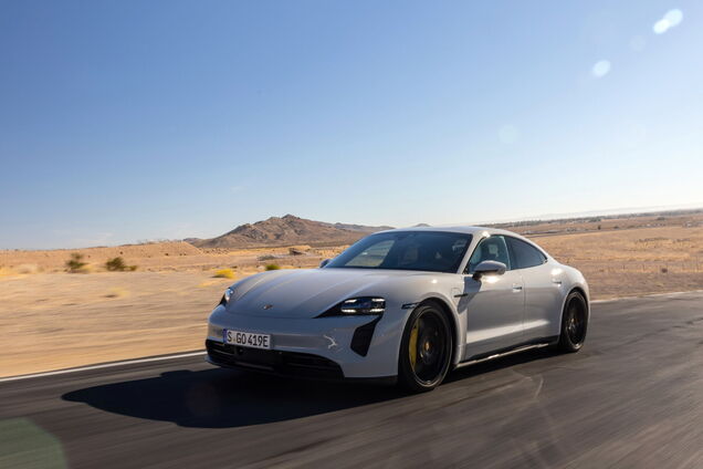 Семейство суперкаров Porsche Taycan пополнила версия GTS