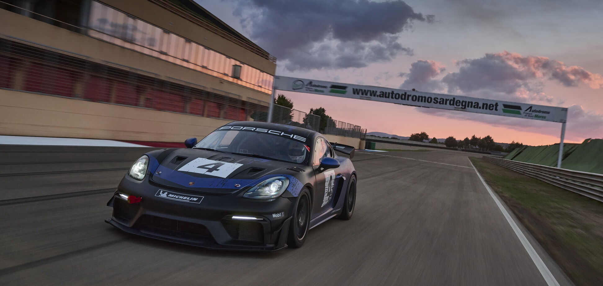 Porsche подготовила самый мощный Cayman для гонок