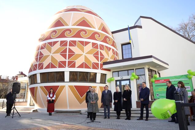 'Велике будівництво' Зеленського відреставрувало унікальний Музей писанки у Коломиї