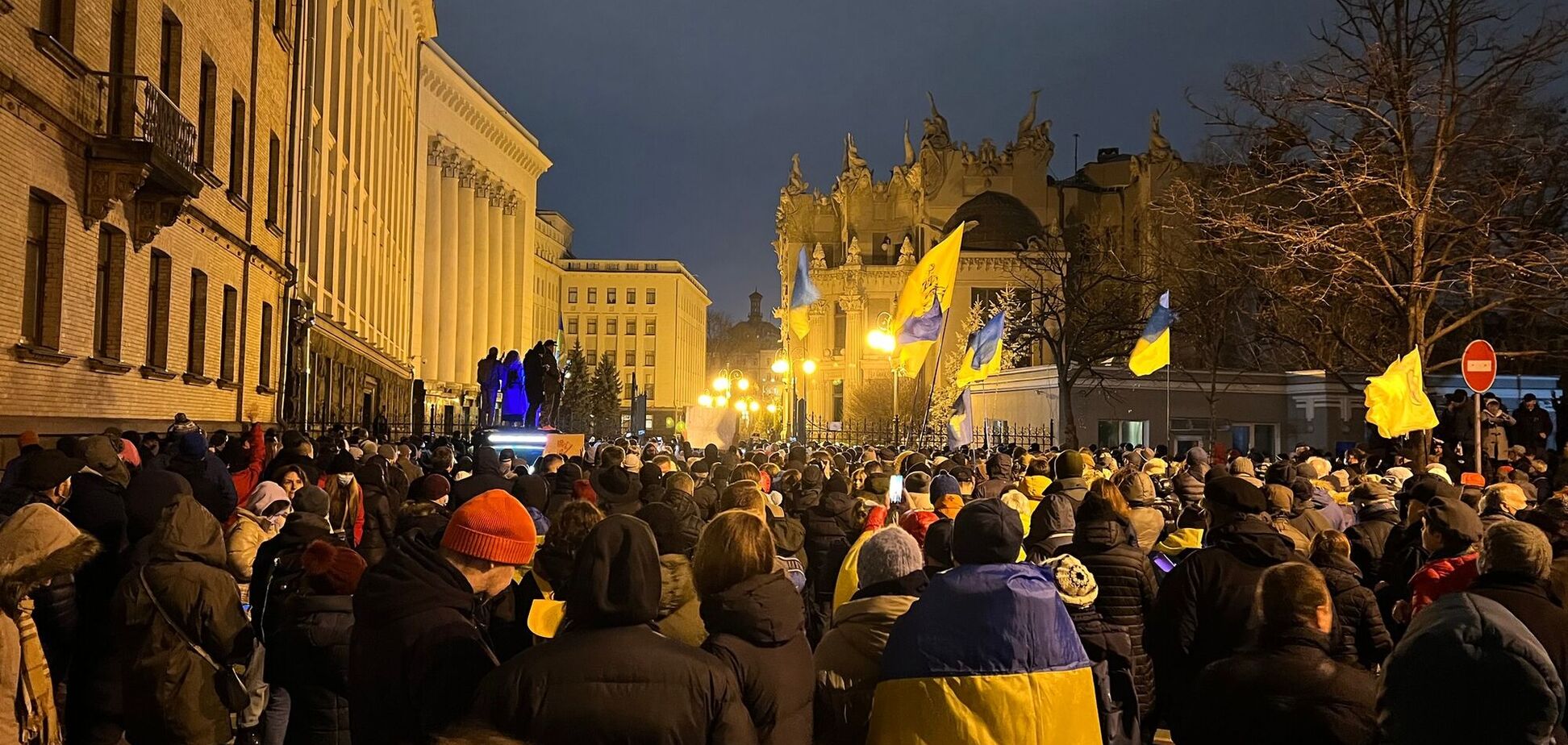 Страх на Банковой окончательно затмевает здравый смысл