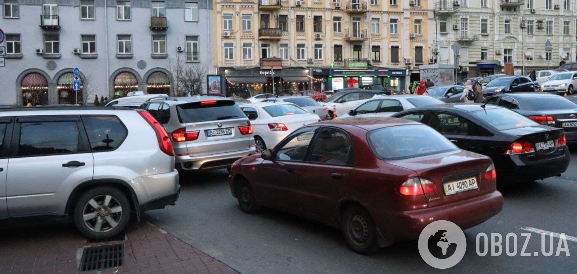 Движение авто на основных дорогах затруднено