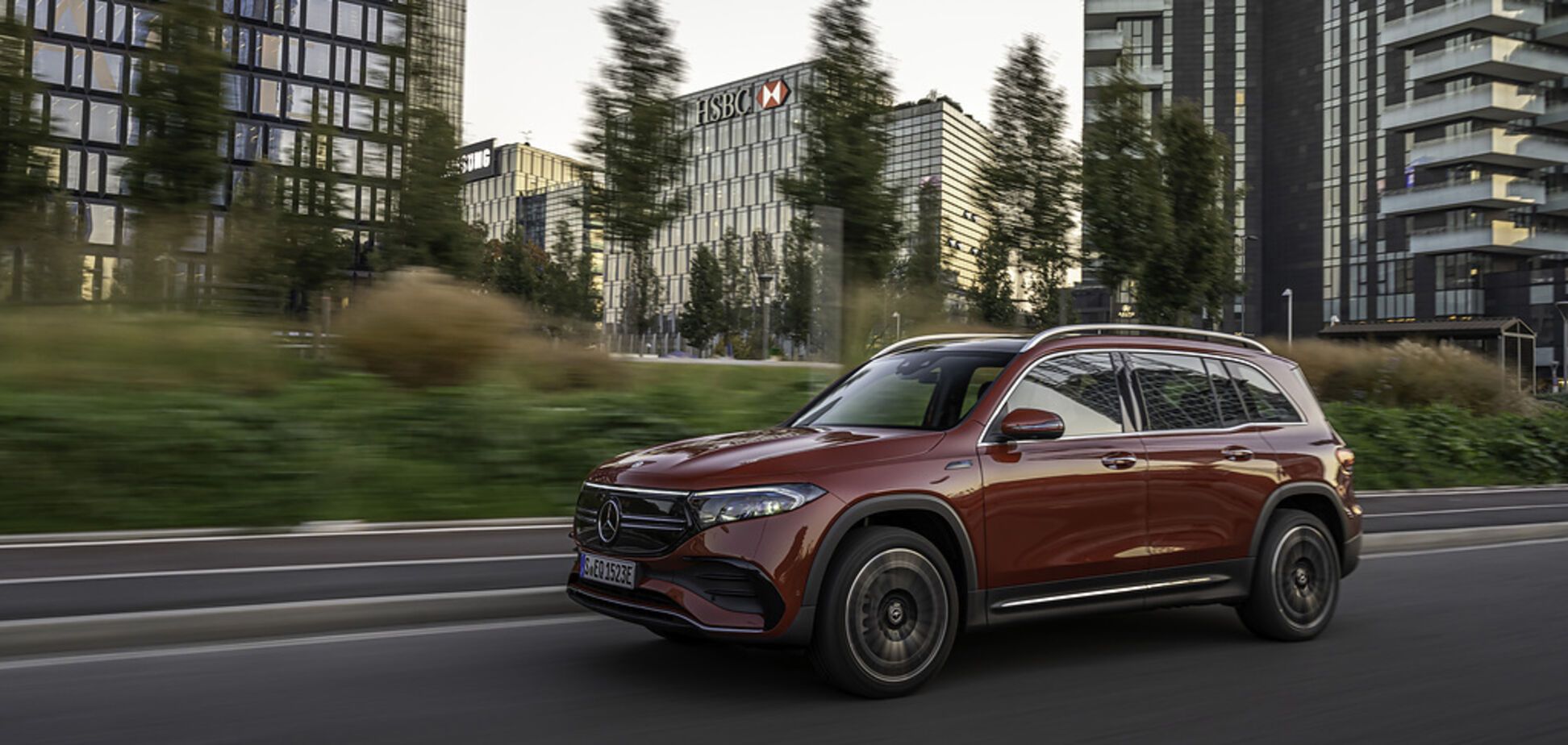 В Украине стартовали продажи электрокросса Mercedes-Benz EQB