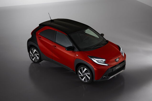 Toyota представила самый маленький кроссовер Aygo X