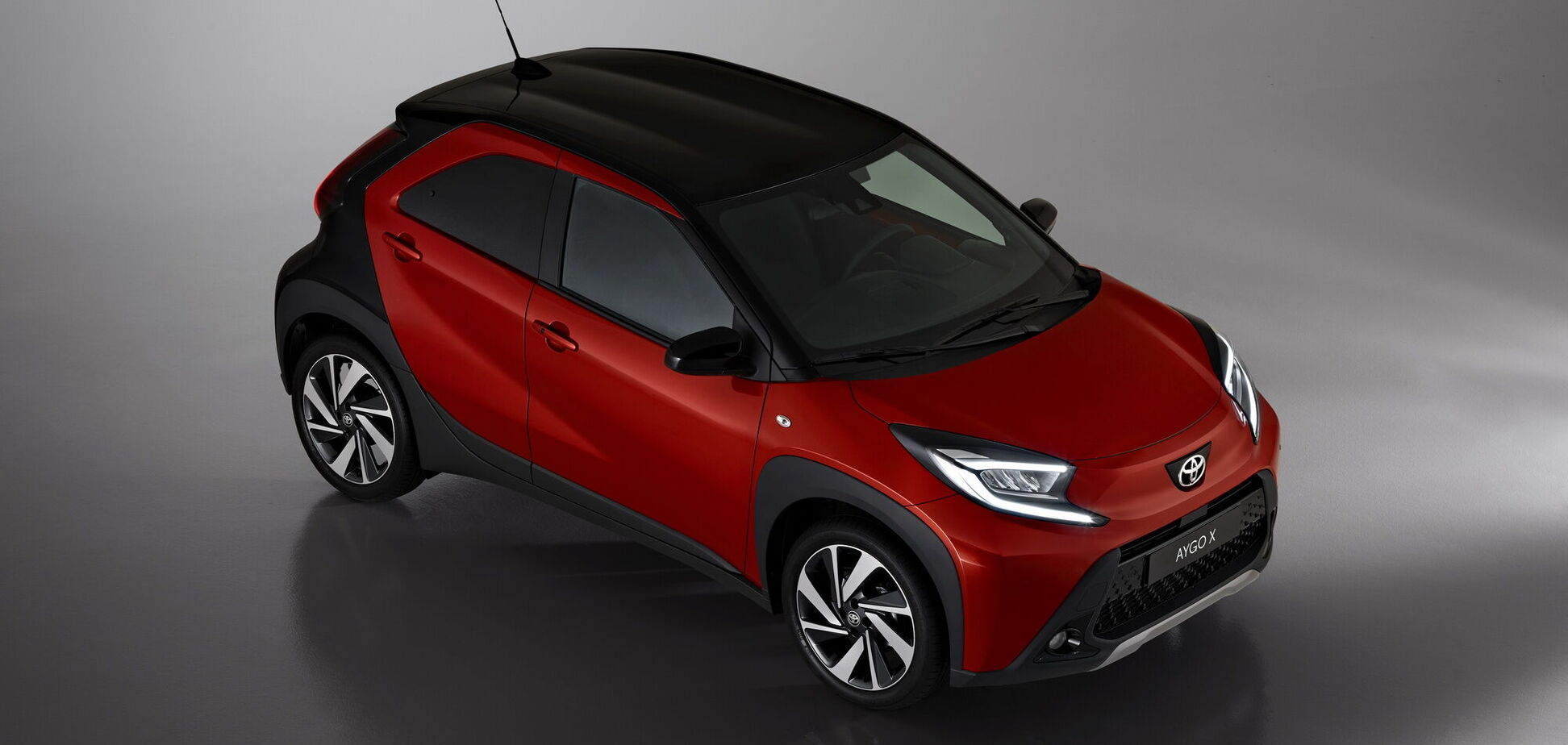 Toyota представила найменший кросовер Aygo X