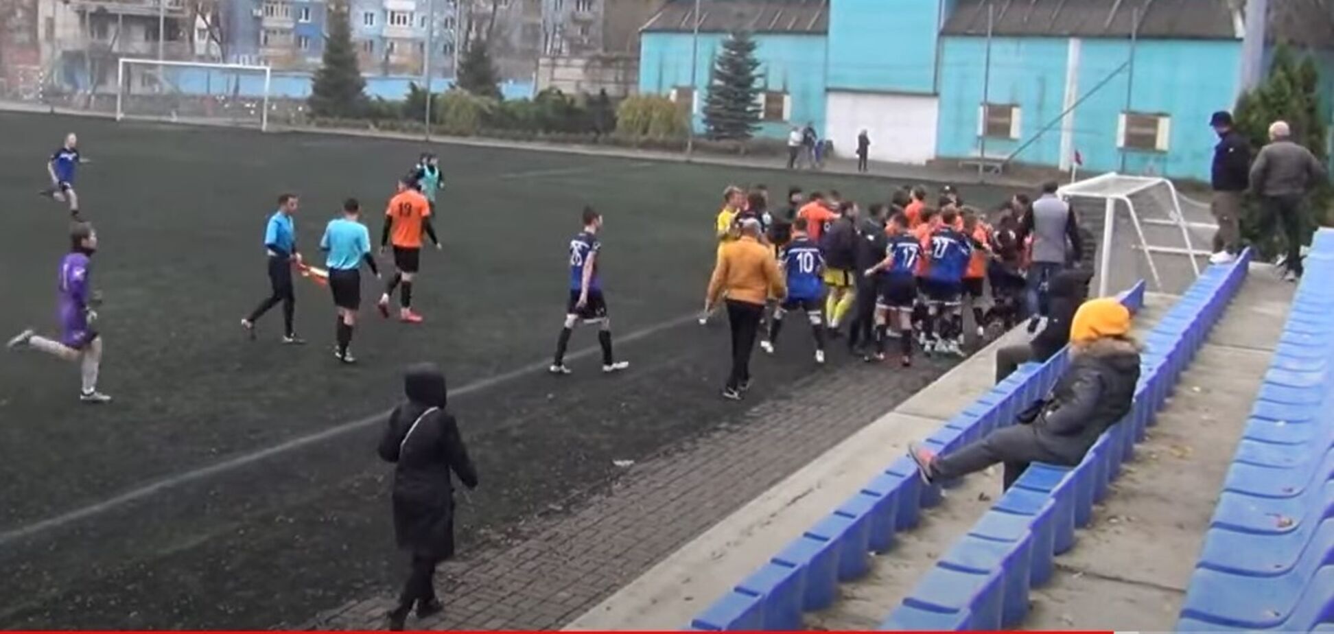 Массовой дракой завершился матч детских футбольных команд в Днепре. Видео