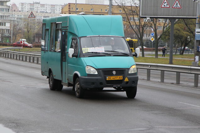 Столична влада розірвала договори про перевезення з низкою маршрутників